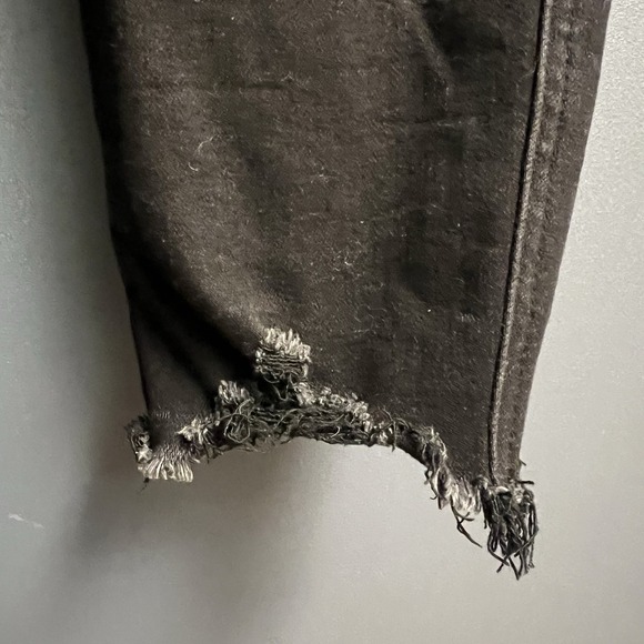 Judy Blue Jeans Womens Plus 14W Black Skinny Fit Control Top Distressed Bottoms - Picture 3 of 12